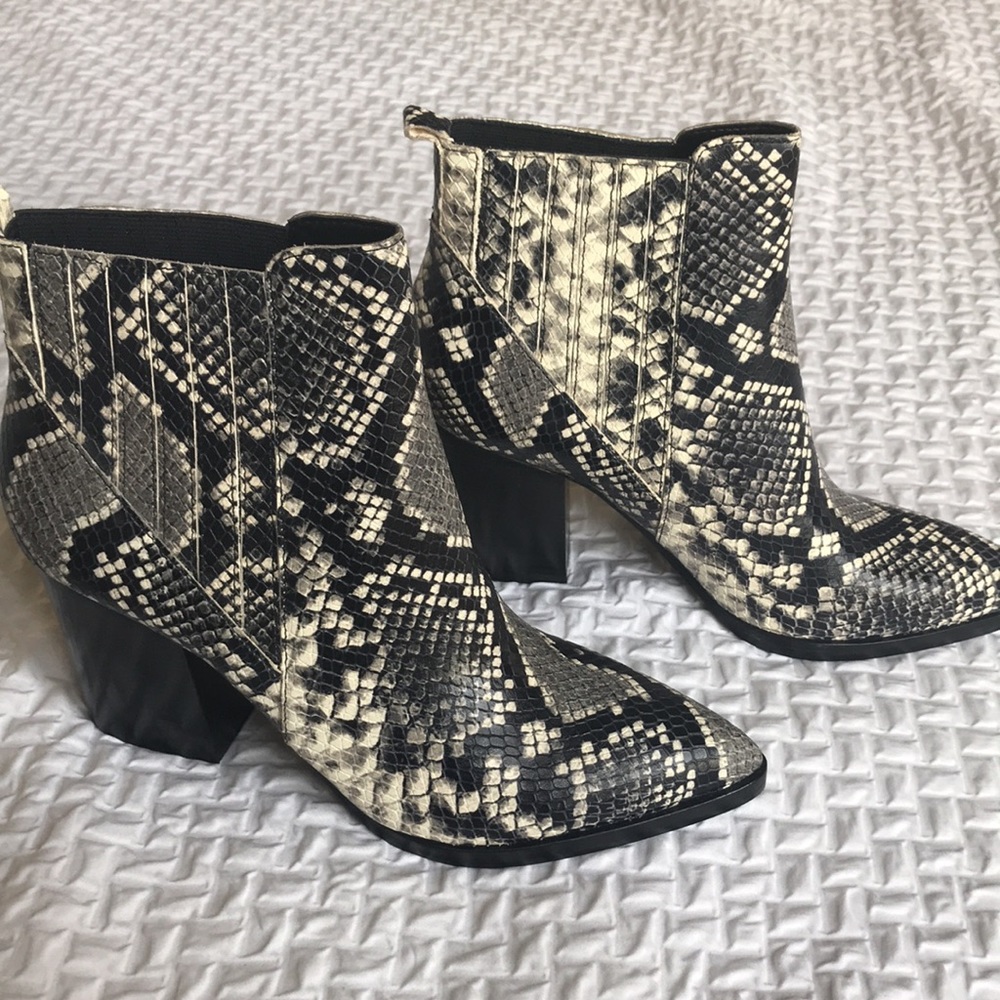 Marc Fisher LTD Alva Bootie - Picture 3 of 16